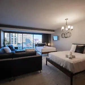 Apartment Iconic Vegas Views - 6 Comfy Beds, No Fees, Center Strip!, Las Vegas