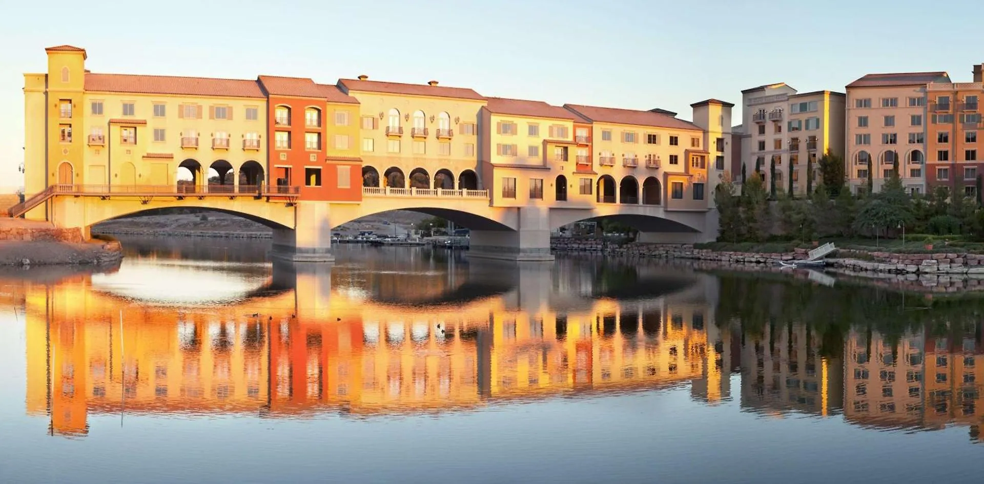 Hilton Lake Las Vegas Resort & Spa